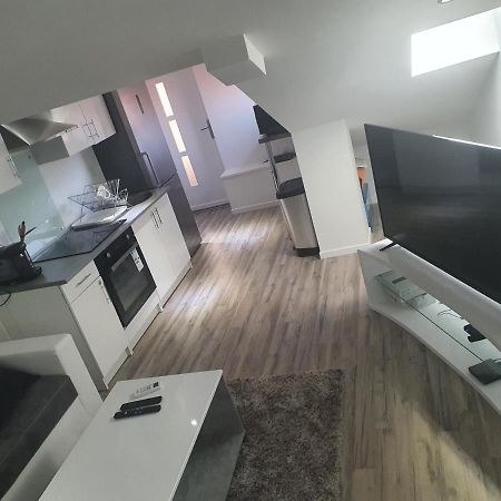 Aux Portes De Lyon Jolie T3 Clim Et Prime Video Apartment จิวอรส์ ภายนอก รูปภาพ