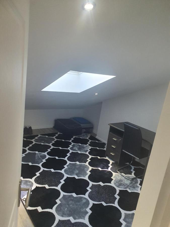 Aux Portes De Lyon Jolie T3 Clim Et Prime Video Apartment จิวอรส์ ภายนอก รูปภาพ