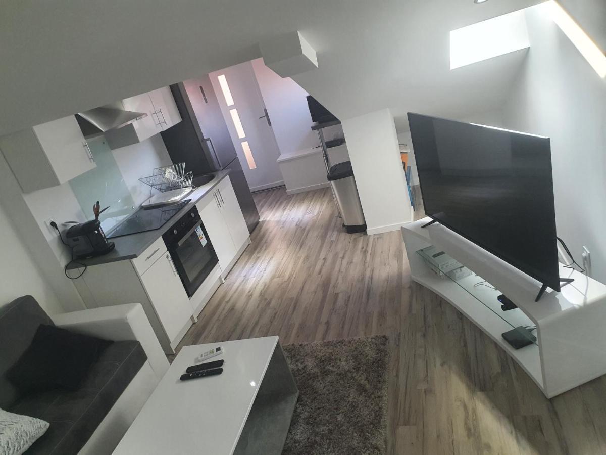 Aux Portes De Lyon Jolie T3 Clim Et Prime Video Apartment จิวอรส์ ภายนอก รูปภาพ